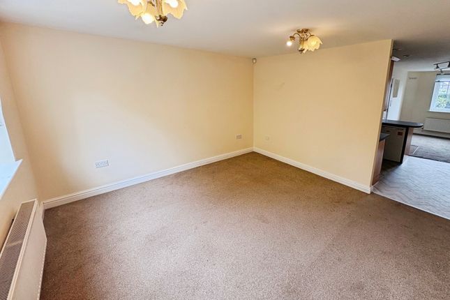 Bentley Lane, West Midlands photo 2