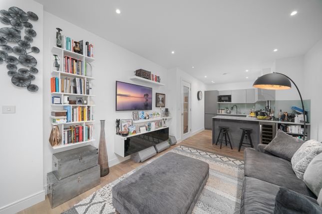 Flat for sale in Juniper Drive, London