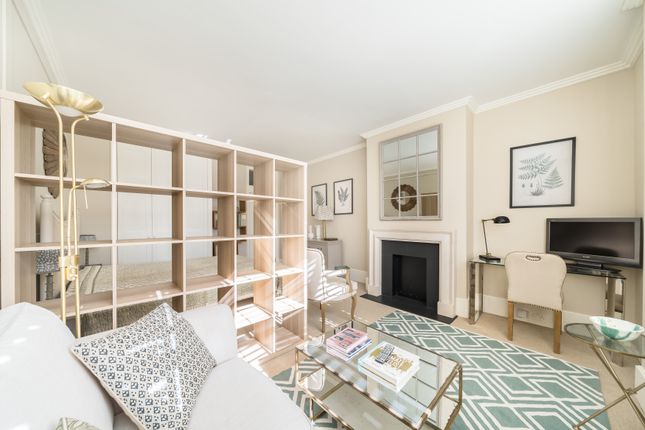 Studio flat on Flat 20 Okeover Manor, Clapham Common North Side, Clapham Common North Side, £325,000