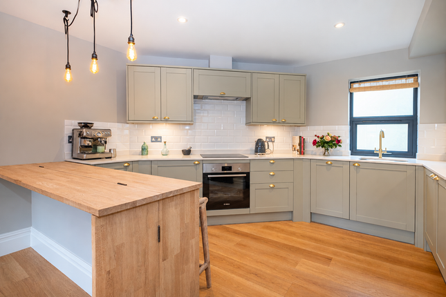 Flat 1, Sanford House 1b, Claremont Road, Teddington photo 4