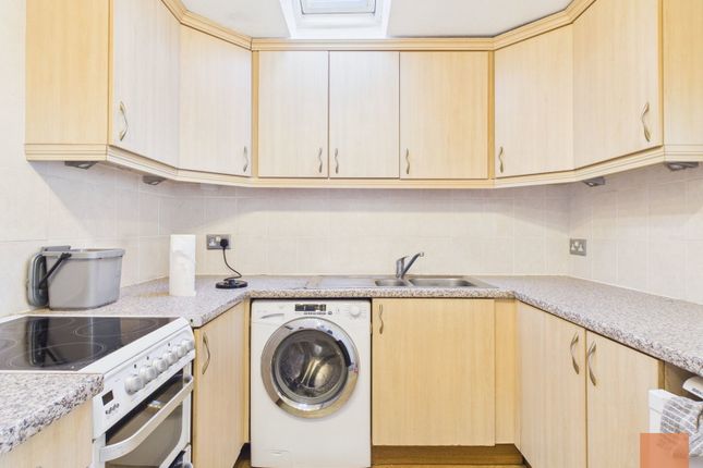 10, Ellen Close, Truro photo 3
