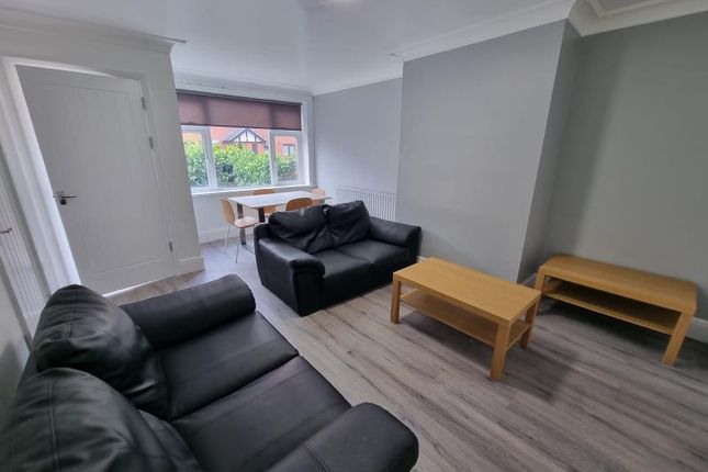 Thumbnail Property to rent in Hessle Road, Hyde Park, Leeds