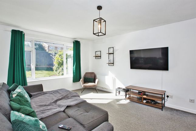 26, Seaborough View, Crewkerne photo 3
