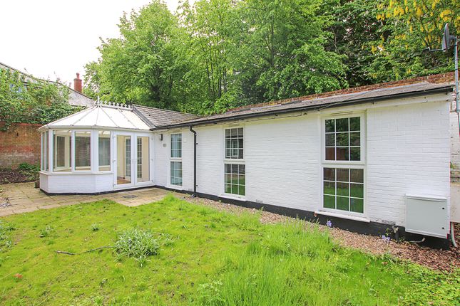 Thumbnail Bungalow to rent in High Street, Newmarket