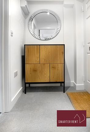 Flat 2 Turks Head Court, Eton Court, Windsor photo 5