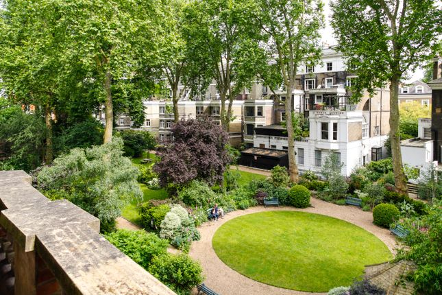 Flat to rent in Harrington Gardens, London