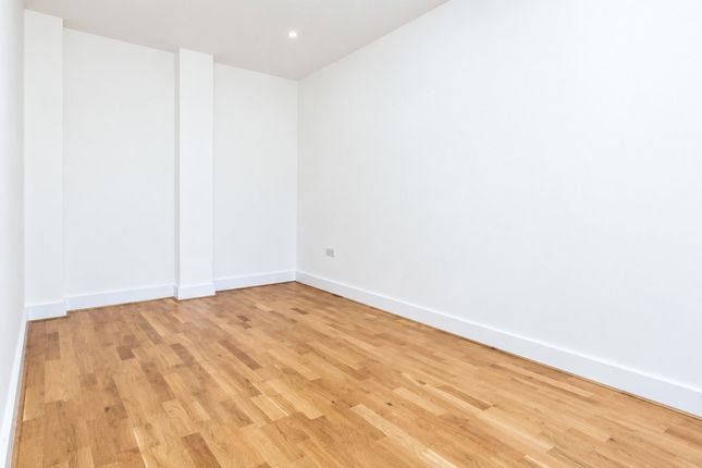 Flat B, 3, Annette Road, London photo 4