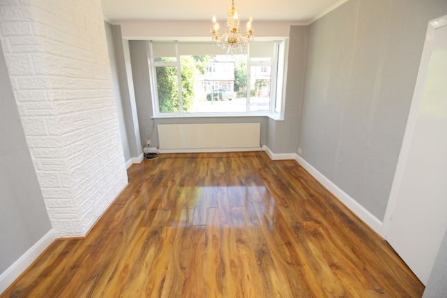 8, Sandringham Road, Worcester Park photo 3