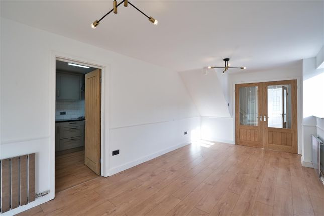 126, Greenacres, Barry photo 4