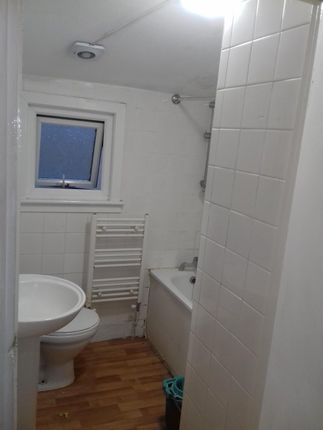 Flat to rent in Tankerville Road, London