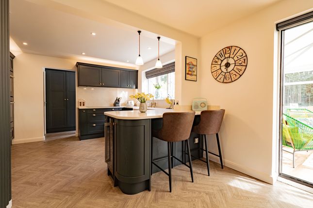 12 Chambers Close, Markfield photo 2