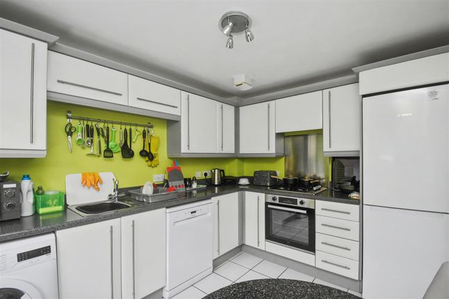 83, Conyger Close, Corby photo 4