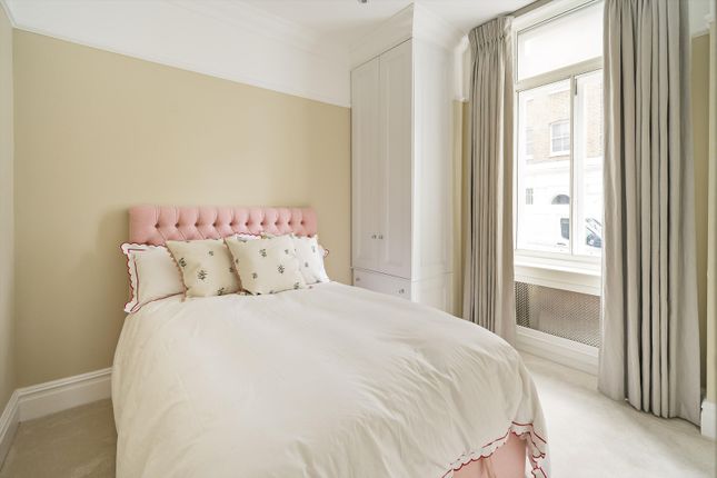 27, Cadogan Place, London photo 4