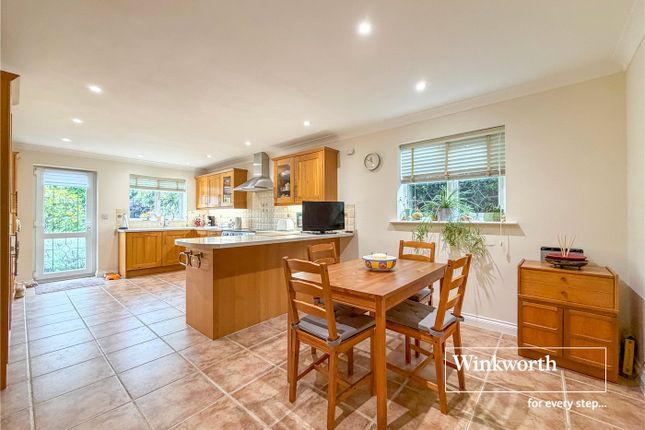 102, Woolsbridge Road, Ringwood photo 3