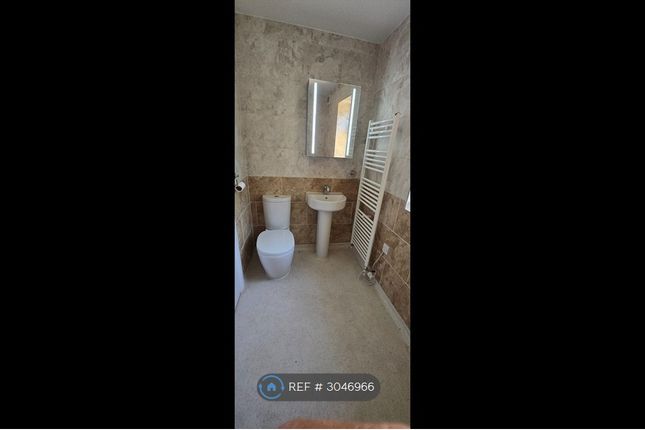 Locke Close, Rainham photo 3