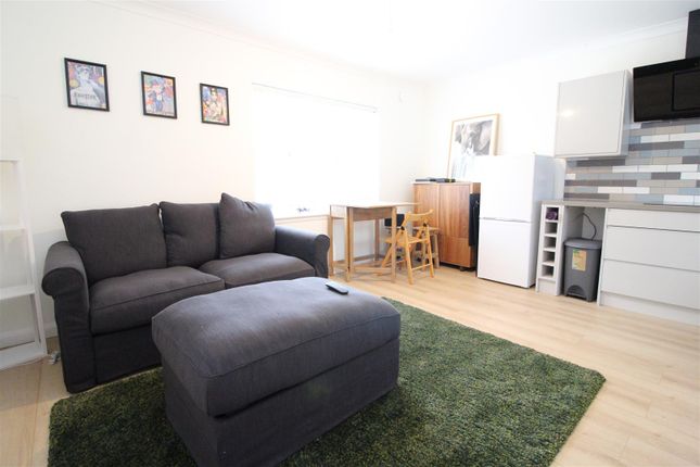 8, St Leonards Court, House Lane, St Albans photo 4