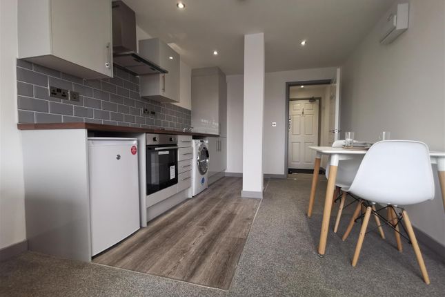 Flat for sale in South Street, Hull