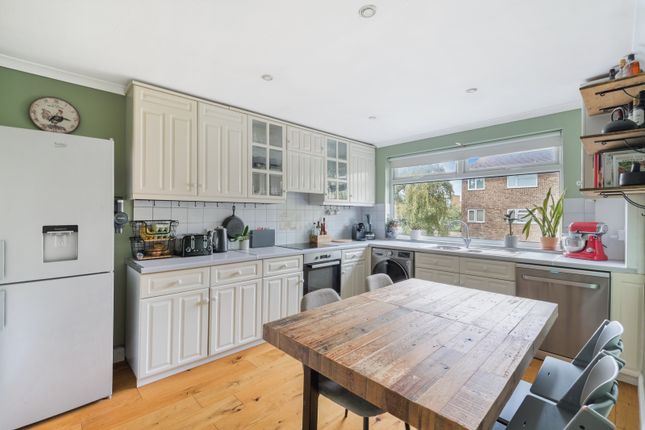 74, Verona Drive, Surrey photo 4