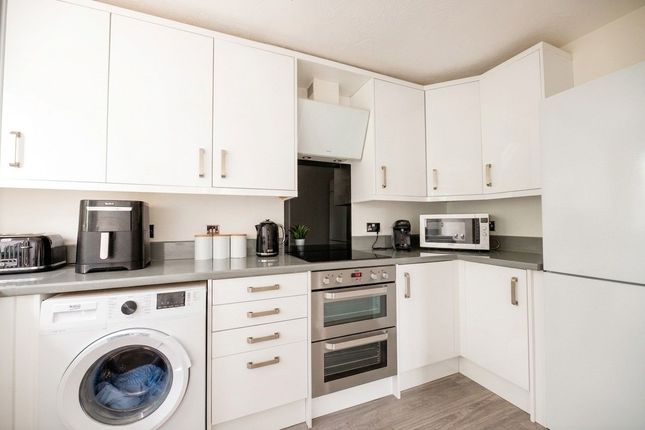 Flat 20, Spencer House, Leigh-on-Sea photo 2