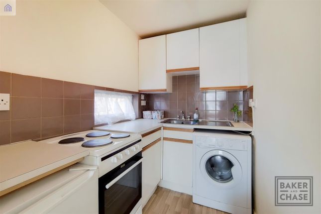 Studio for sale in Pilgrims Close, Palmers Green, London
