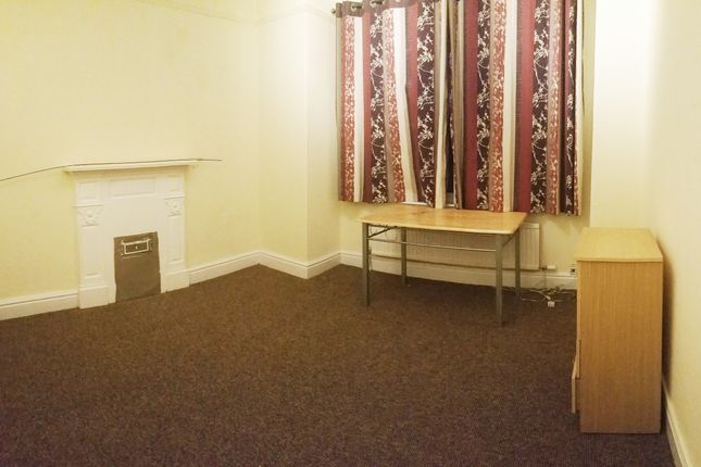 Property to rent in Belgrave Avenue, Manchester