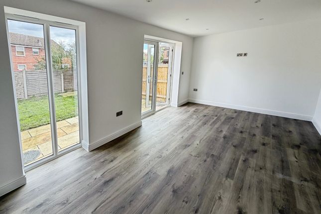 10, Oldfield Road, Westbury photo 4