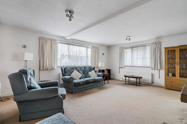 78, Taunton Lane, Coulsdon photo 2
