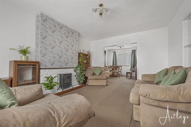 10, Three Cliffs Drive, Swansea photo 2