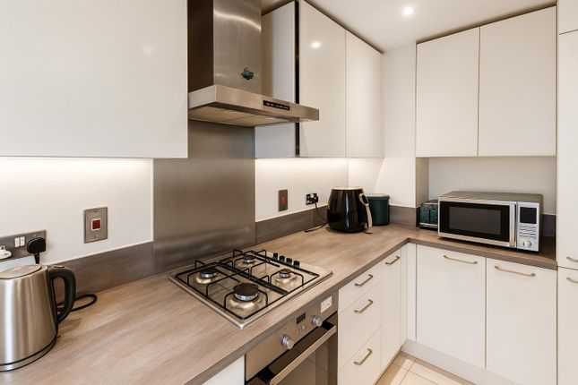 22, Greenham Avenue, Reading photo 3