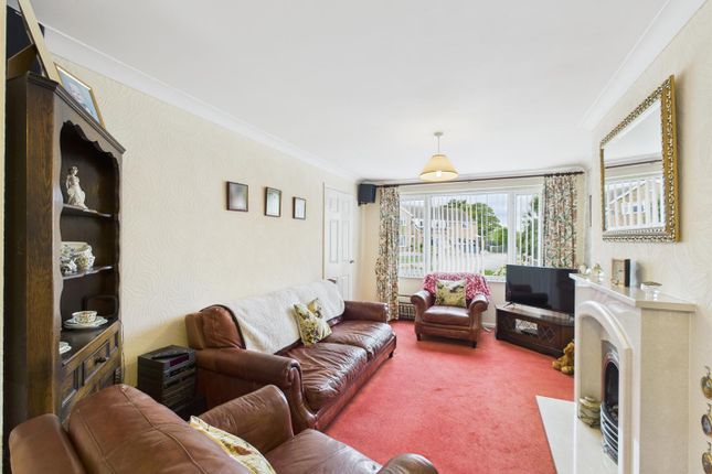 37, Rudgard Avenue, Lincoln photo 3