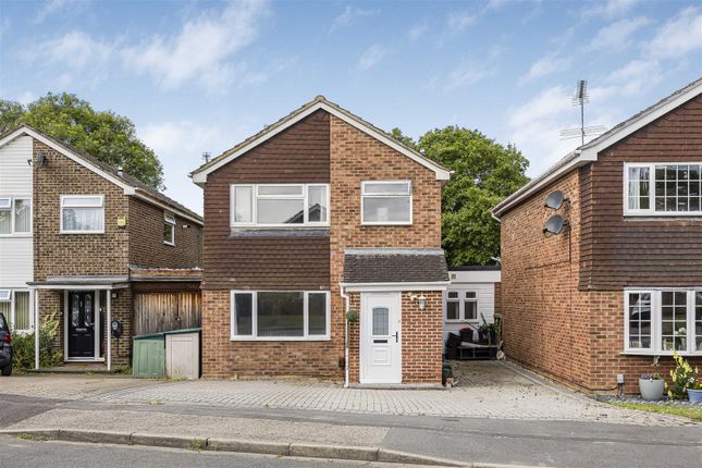 Thumbnail Detached house for sale in Shefford Crescent, Wokingham