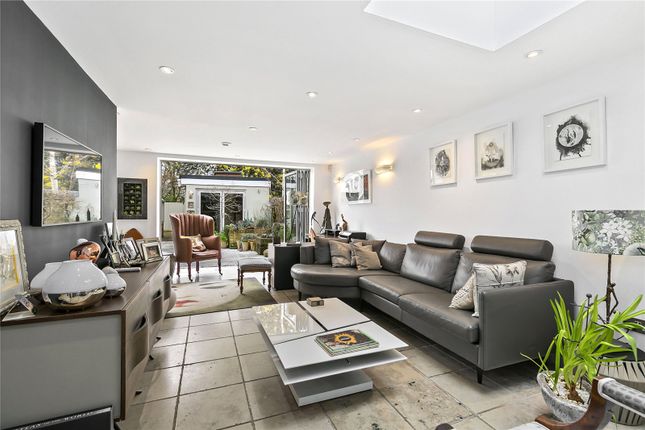 Flat for sale in Kew Green, Kew, Surrey