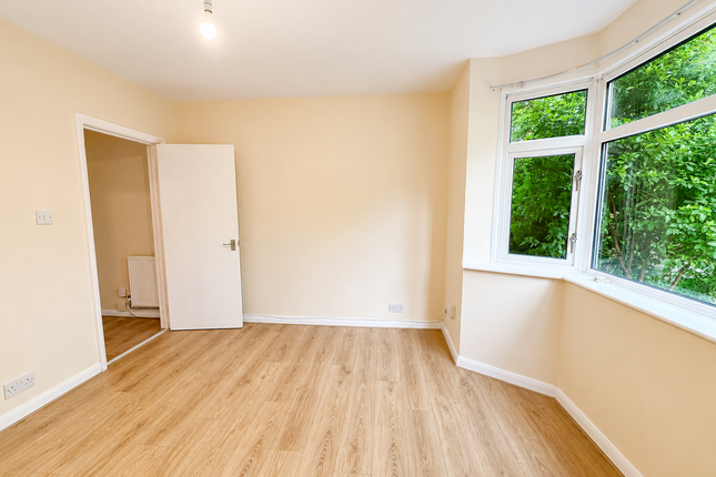 320, Staines Road, Feltham photo 5