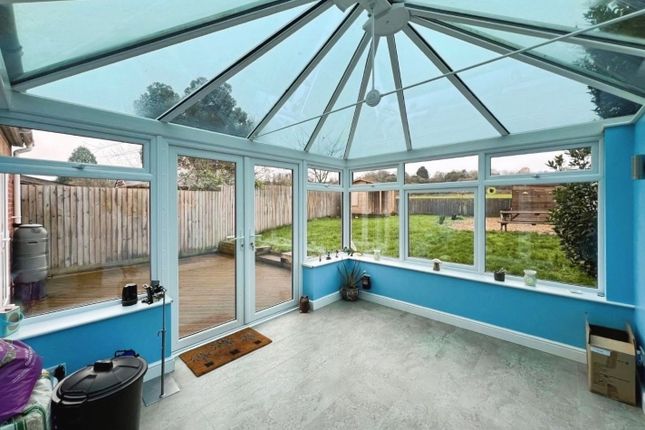 144a, Manor Lane, Gloucestershire photo 3