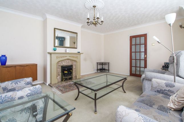 20, Queens Drive, Bedford photo 4