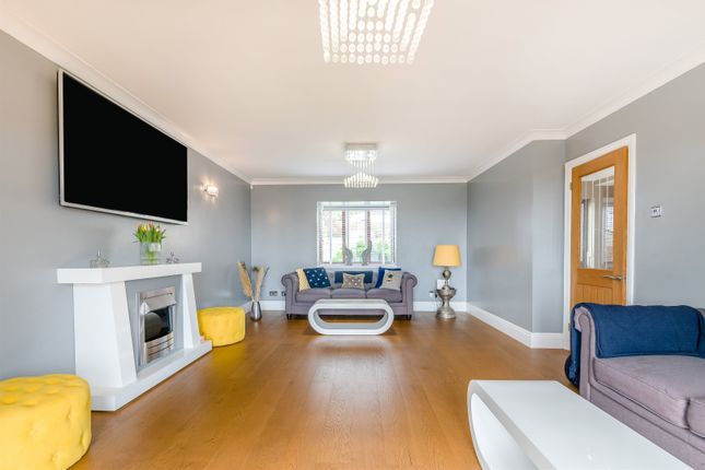 2, Priory Close, Caerleon, Newport photo 4