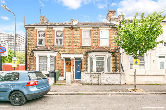 Flat for sale in Albion Road, Walthamstow, London