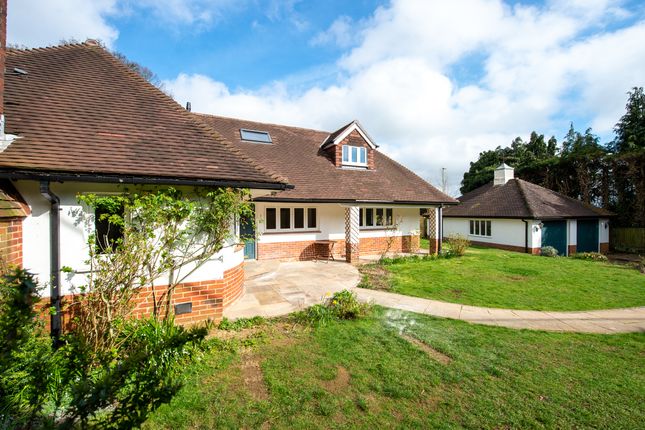 Thumbnail Detached house for sale in London Road, Petersfield, Hampshire