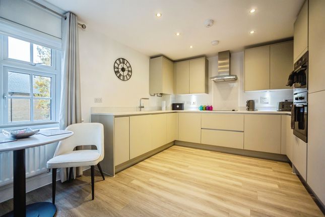 Flat 6, 29, Broadclough Way, Maidstone photo 3