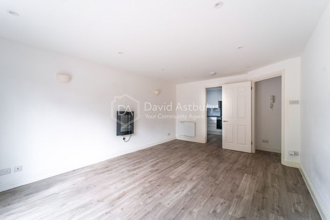 Flat 2 Chelwood Lodge, 11, Christchurch Avenue, London photo 4