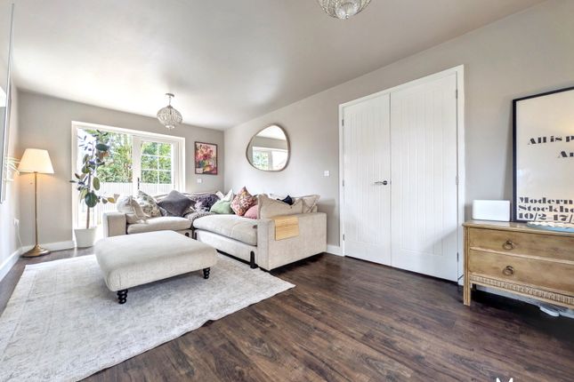 6, Sycamore Lane, Swansea photo 4