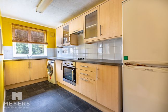 Flat Flat 10, 46, Seabourne Road, Bournemouth photo 4