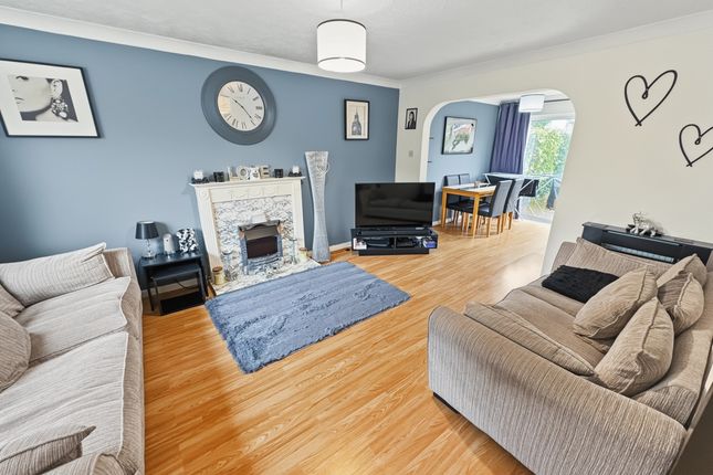 Sinclair Close, Crawley photo 2