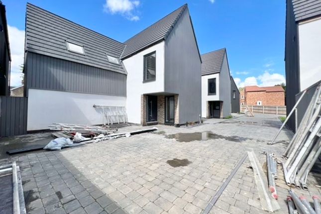 Thumbnail Detached house for sale in Louth Road, New Waltham, Grimsby