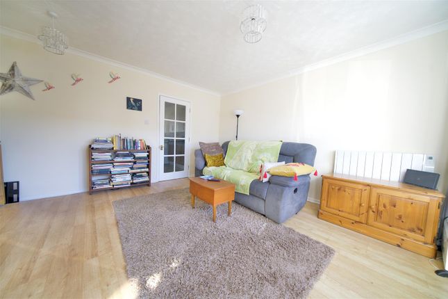 20,, Gloucester Close, Weymouth photo 2