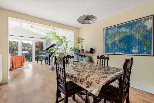 19, Sylvan Avenue, London photo 4