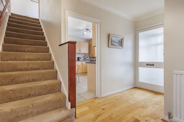 43, Thornhill, Epping photo 2