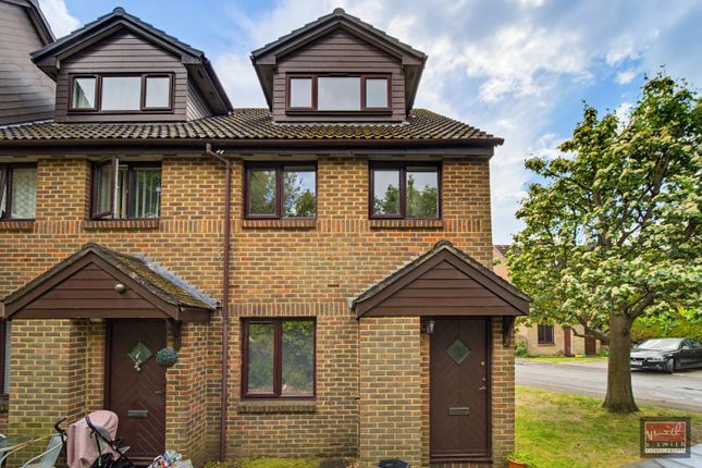 6, Benwell Court, Sunbury-on-Thames photo 2