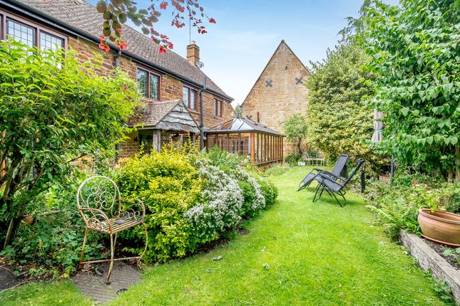 Cottage for sale in Blacksmiths Lane Eydon Daventry, Northamptonshire