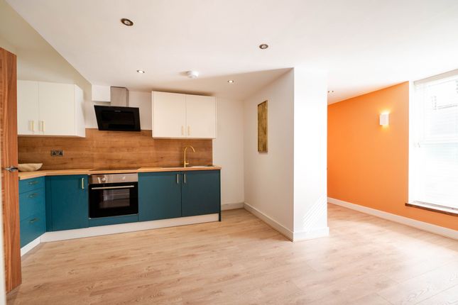 Flat 8, 5 Crompton Street, Bury photo 3
